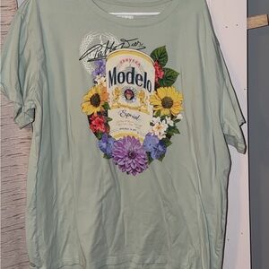 ModelCo Women's Floral Graphic Tee - Light Green